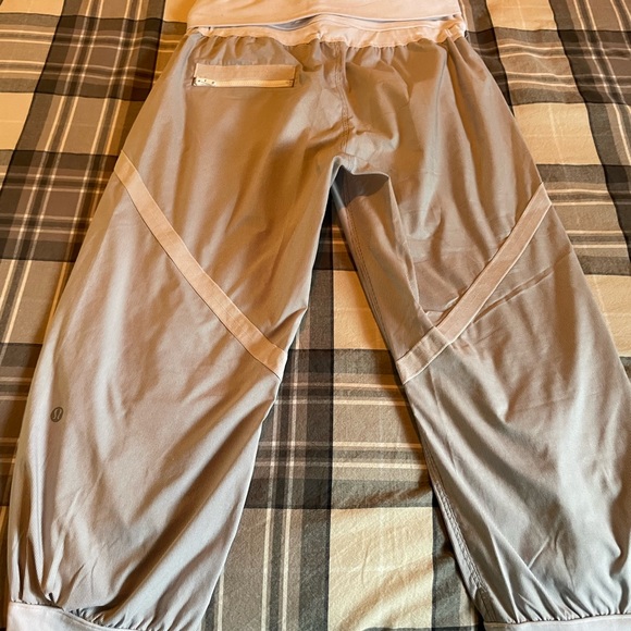 Lululemon Harem/Crop/Jogger Style Pant - Picture 2 of 4
